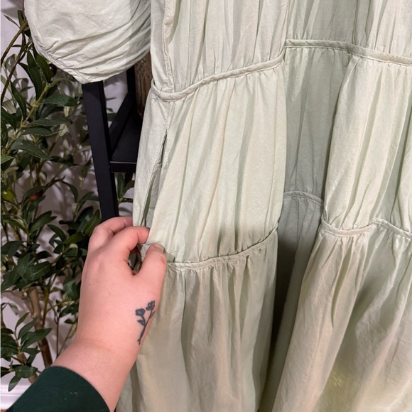 MELLODAY Green Pleated Tiered Midi Sundress size large - Picture 3 of 11